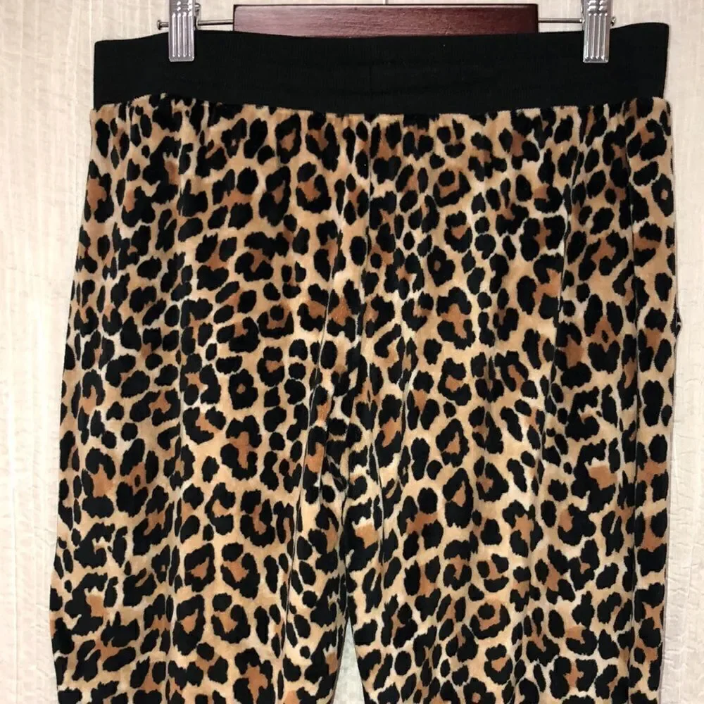 Secret Treasures M Sleepwear Lounge Velour Leopard Print Top & Bottom Set